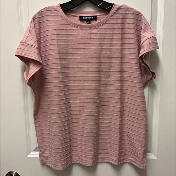 Ellen Tracy Tops - Ellen Tracy Dusty Pink Short Sleeve Top. Size L